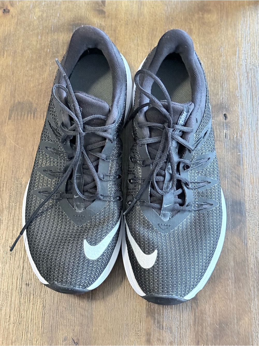 Nike Men's Black & White Athletic Running Shoes